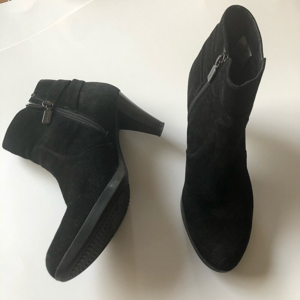 Blondo Isla Waterproof Bootie Black Suede 11 EUC